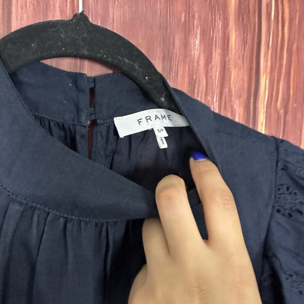 FRAME Navy Eyelet Ruffle Sleeve Top Womens Size Small Ramie - Picture 6 of 7